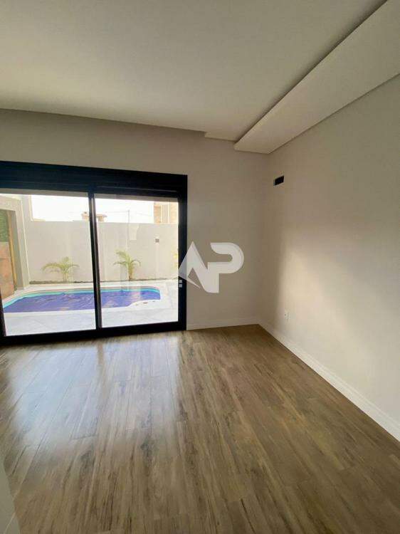 Suíte com vista para a piscina