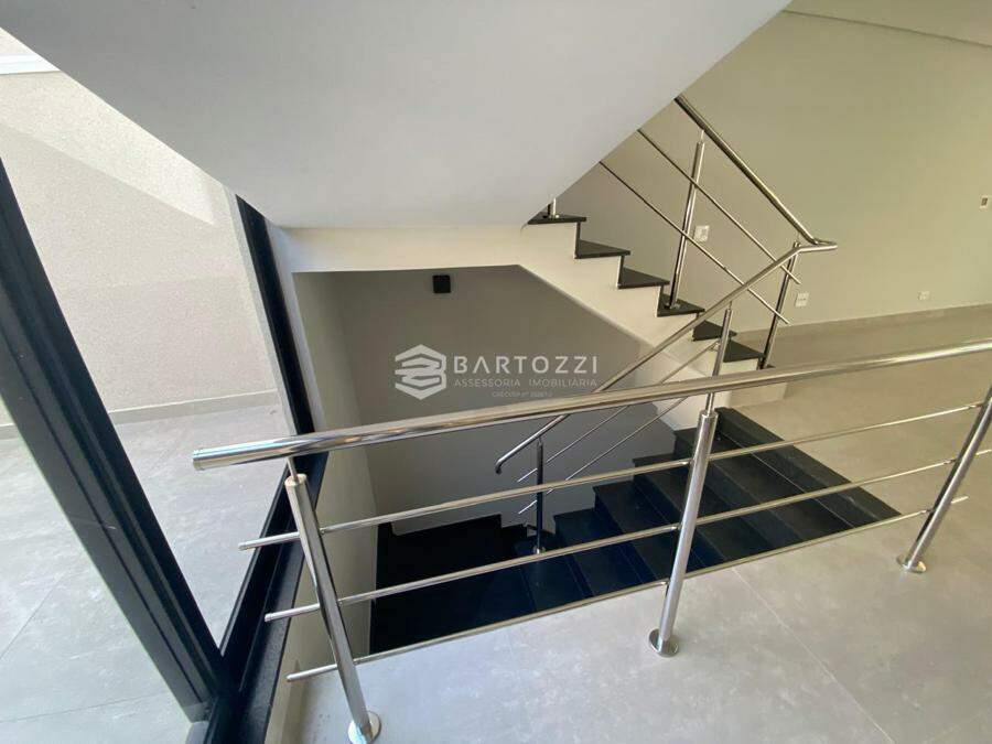 ESCADA ACESSO PISO SUPERIOR