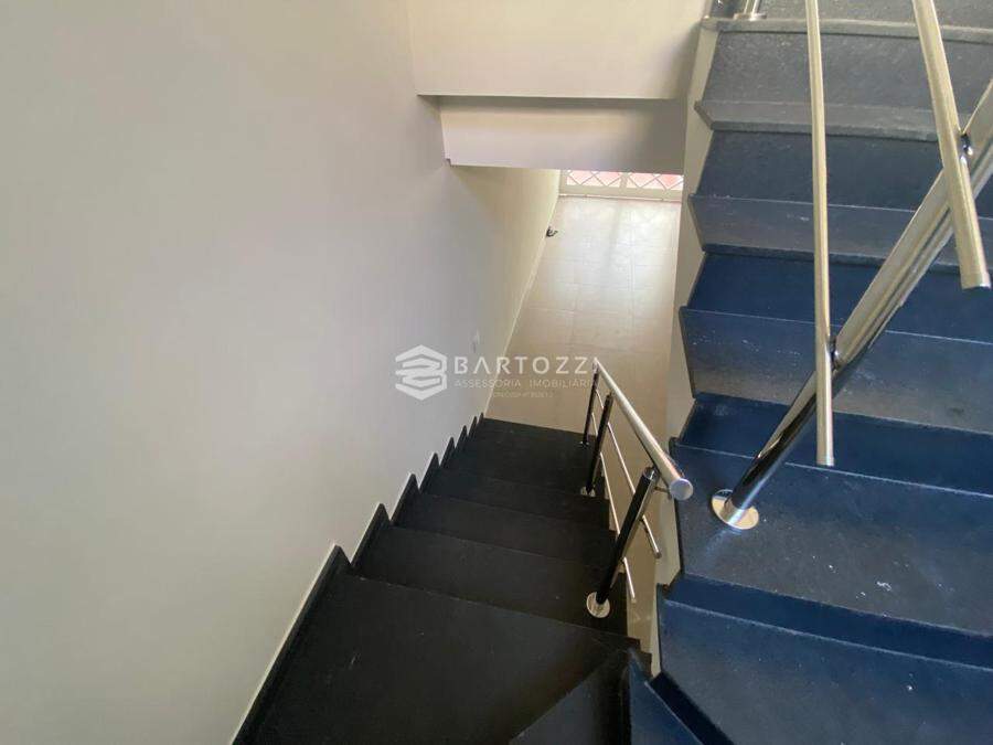 ESCADA ACESSO PISO SUPERIOR