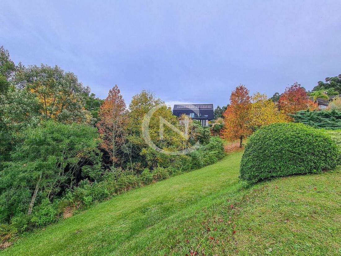 Terreno com 869 m² no bairro Planalto em Gramado/RS | Loteamento Lago Negro | Gramado