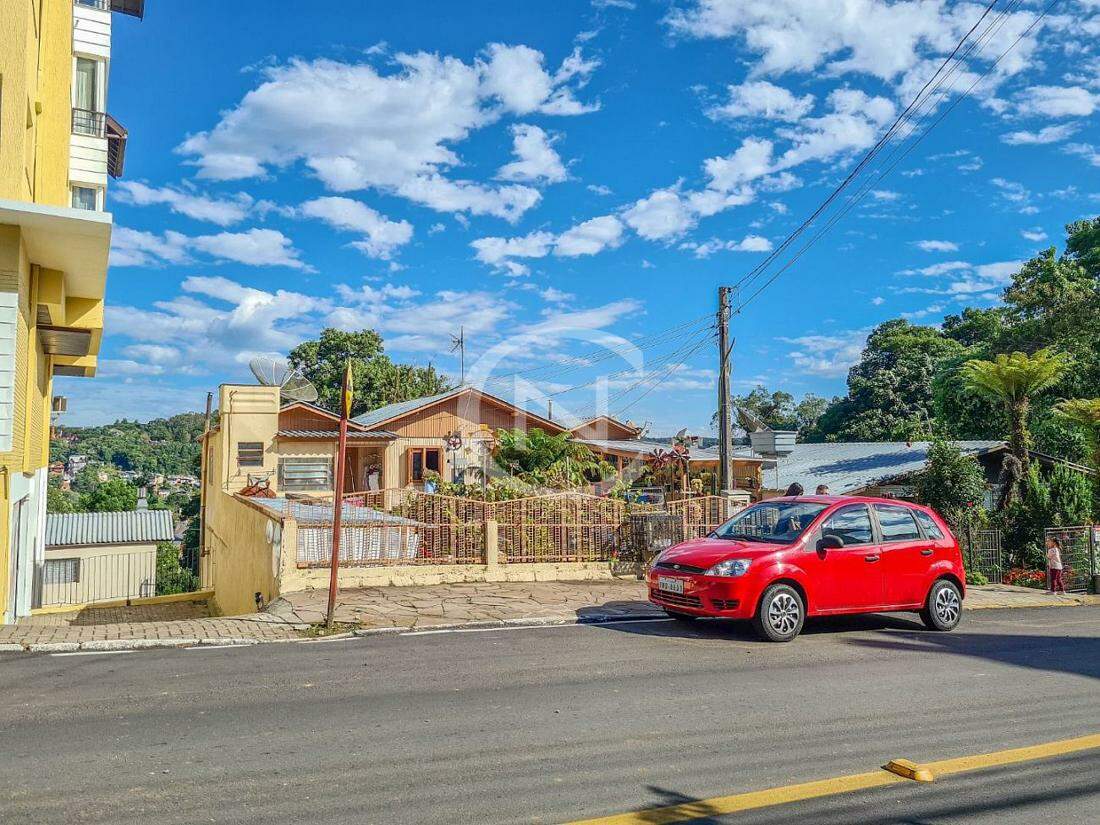 TERRENO COM 360 M² NO BAIRRO FLORESTA EM GRAMADO/RS | Floresta | Gramado