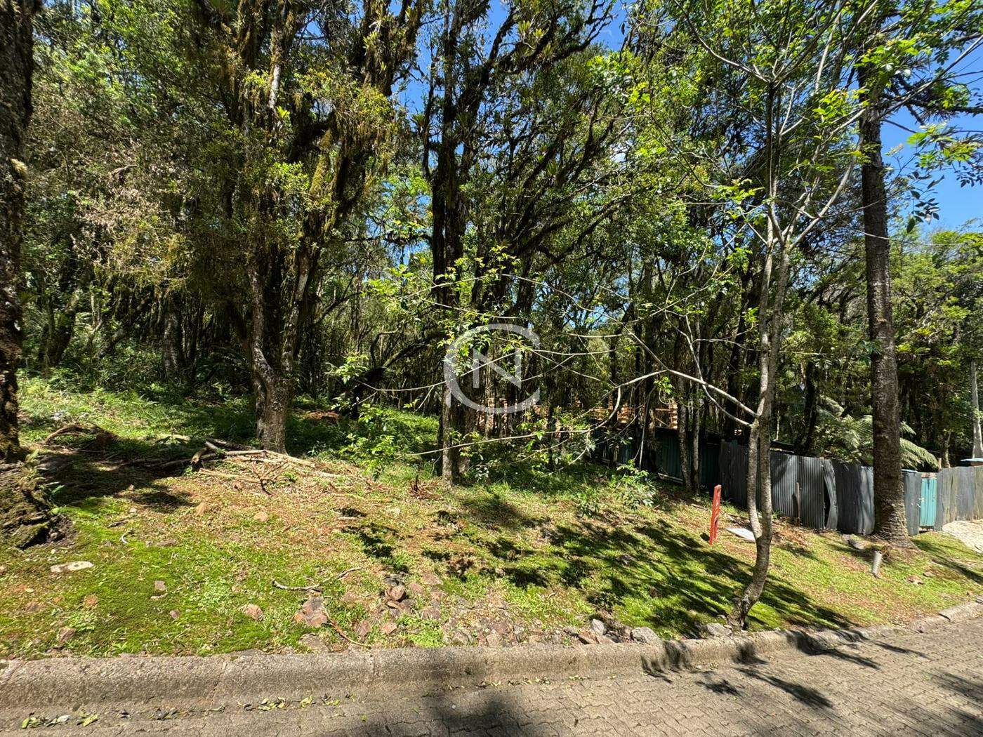 TERRENO EM CONDOMÍNIO COM PROJETO EM CANELA/RS | Pinheiro Grosso | Canela