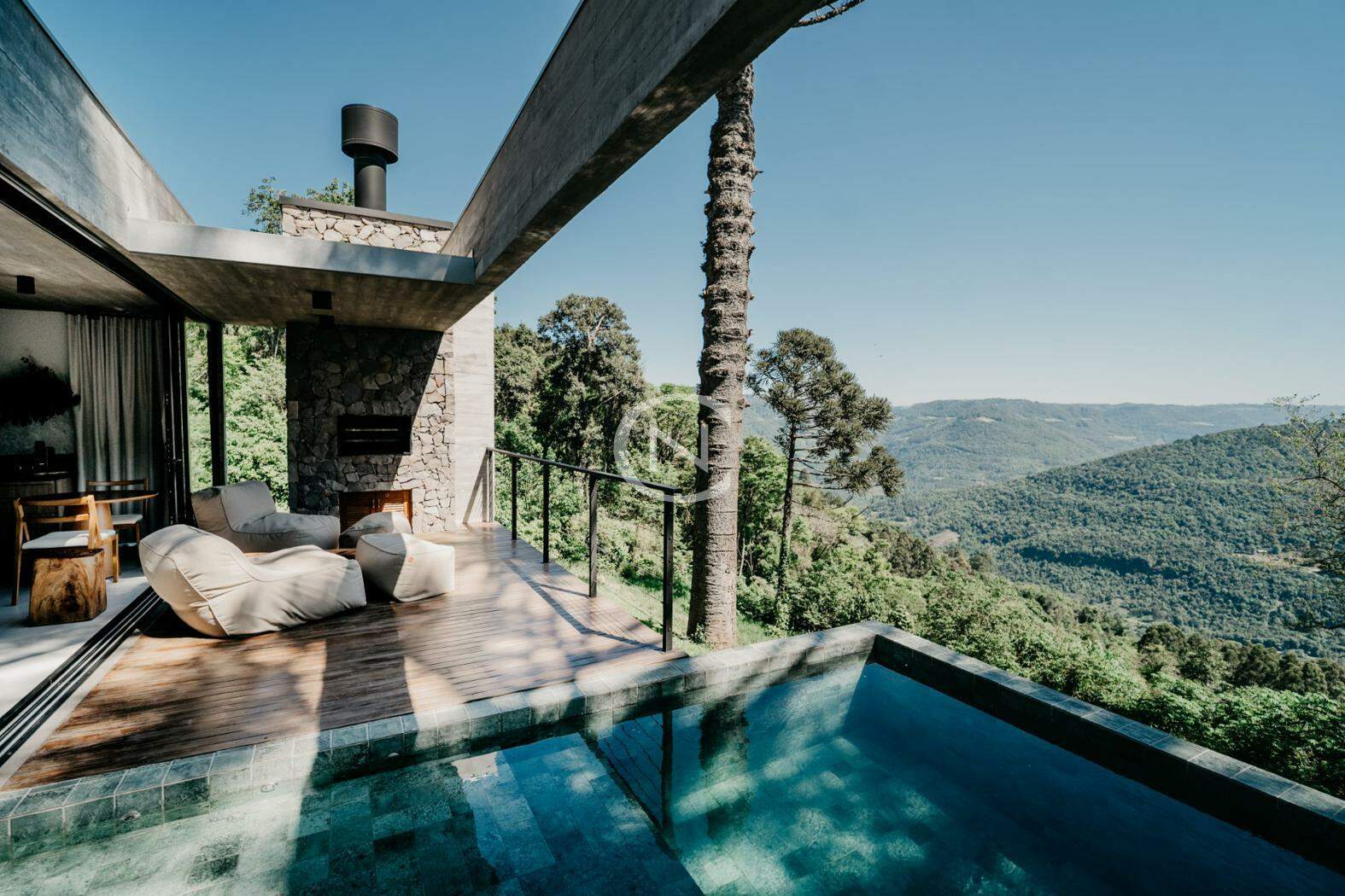 SITIO COM VISTA DESLUMBRANTE PARA O VALE |  | Nova Petropolis