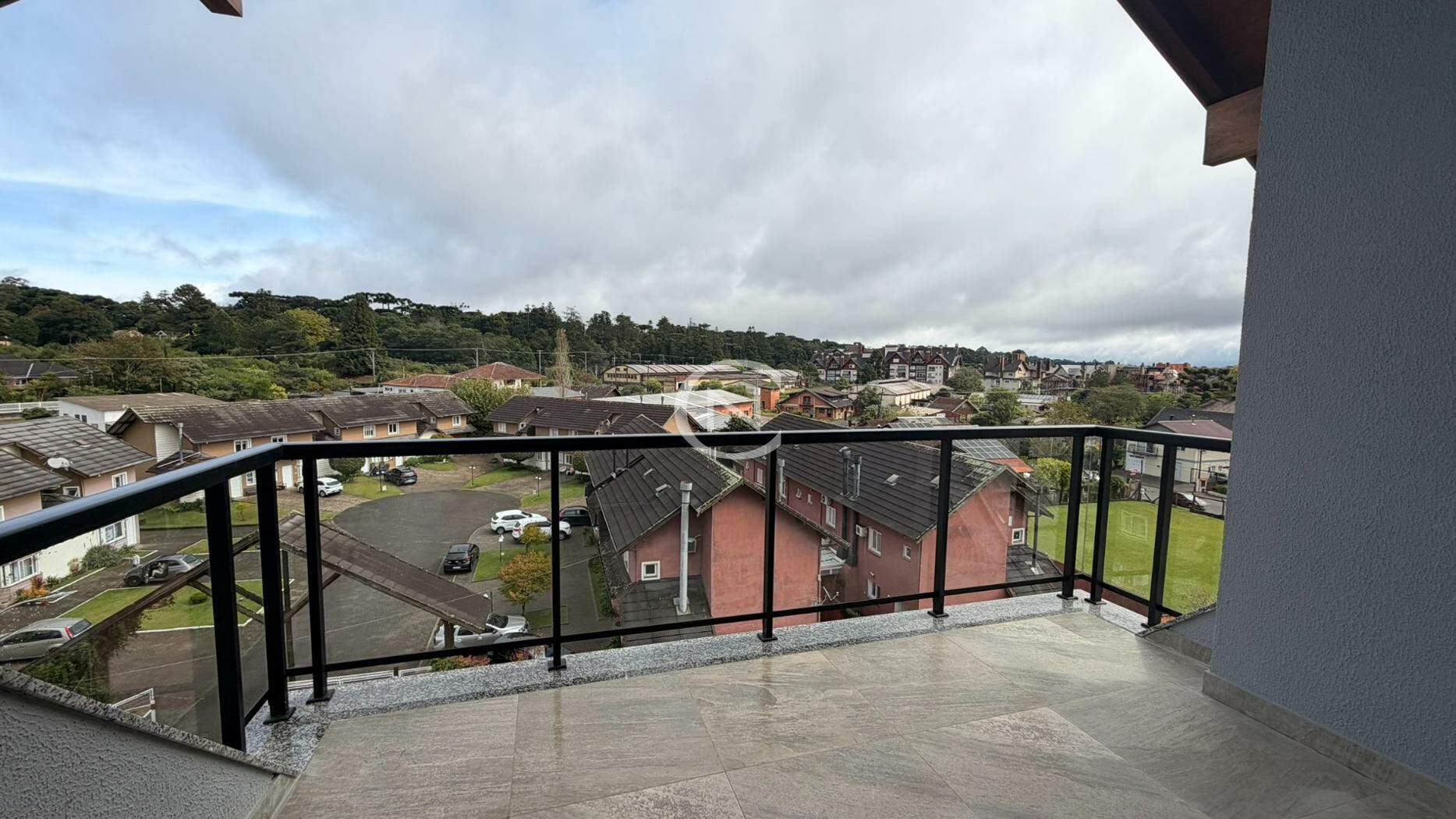 APARTAMENTO 3 DORMITORIOS NO CENTRO DE CANELA/RS | Centro | Canela