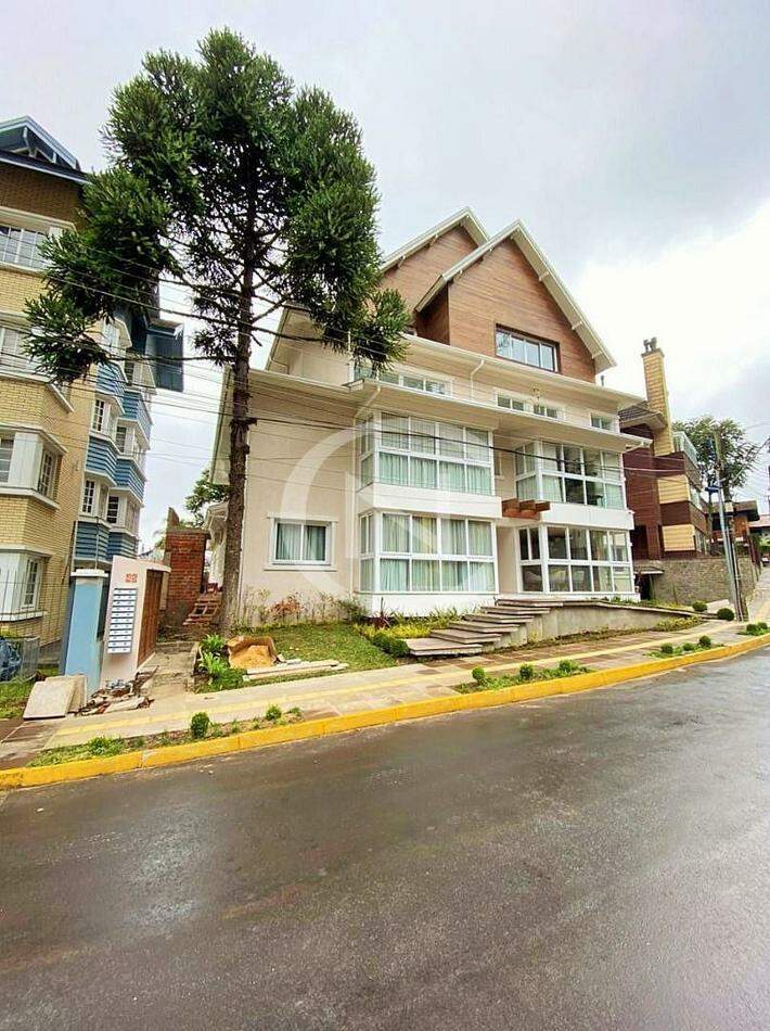 APARTAMENTO COM 150 M² NO CENTRO DE GRAMADO/RS | Centro  | Gramado