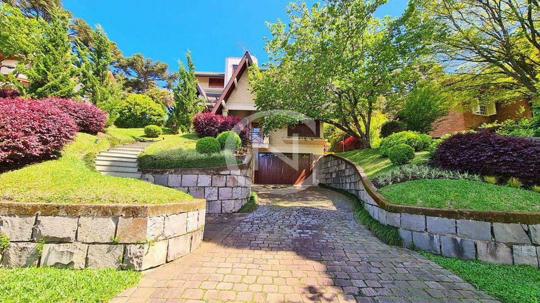 CASA COM 232 M² NO CONDOMÍNIO LAJE DE PEDRA EM CANELA/RS | Laje de Pedra | Canela