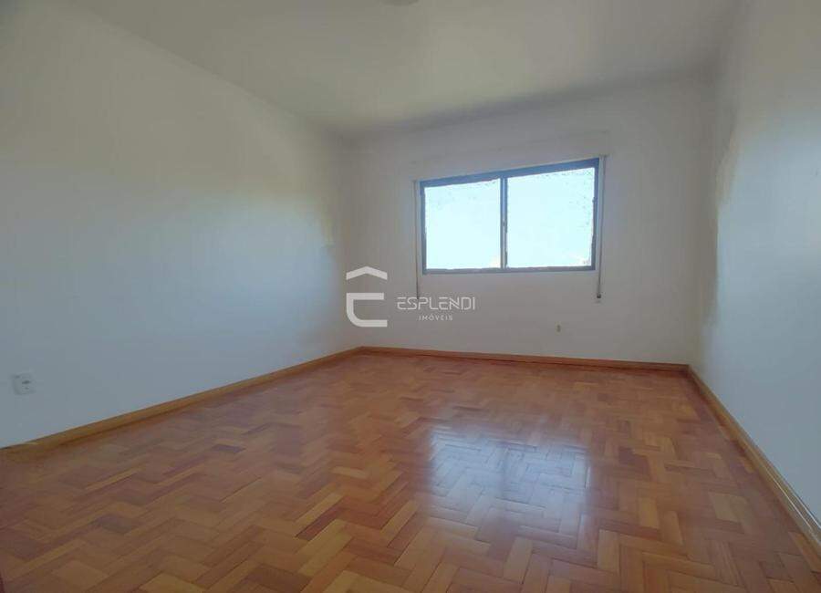 QUARTO CASAL