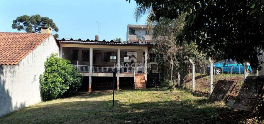 TERRENO DE FUNDOS 