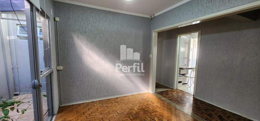 SALA COM FOSSO DE LUZ